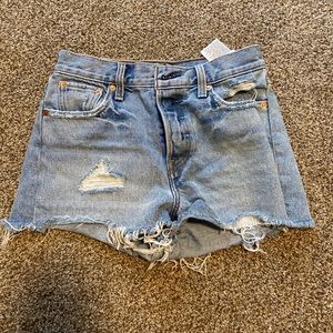 High waisted Levi shorts